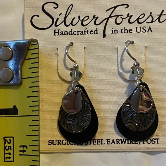 Silver Forest Handcrafted Black Dangle Earrings - Picture 6 of 8